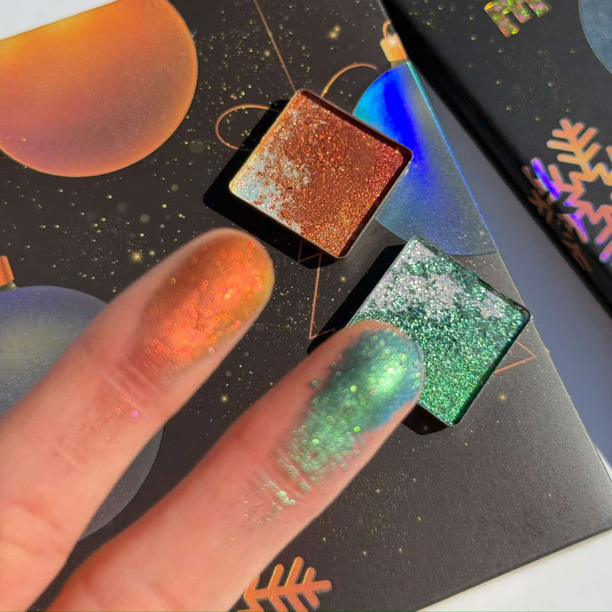 FESTIVE ELEGANCE - MULTICHROME SPLIT PAN SINGLES ONLY (Magnetic Pan)