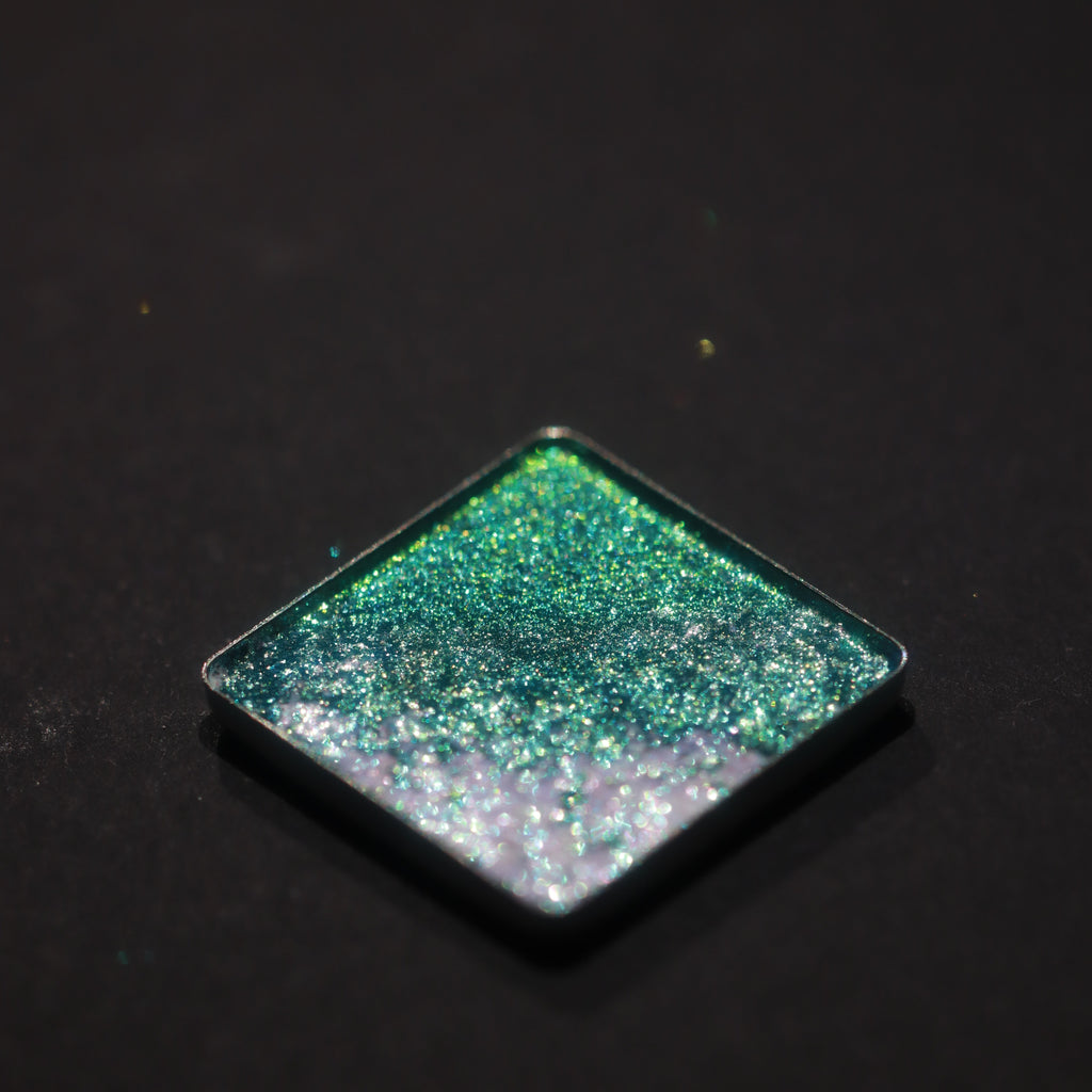 FESTIVE ELEGANCE - MULTICHROME SPLIT PAN SINGLES ONLY (Magnetic Pan)