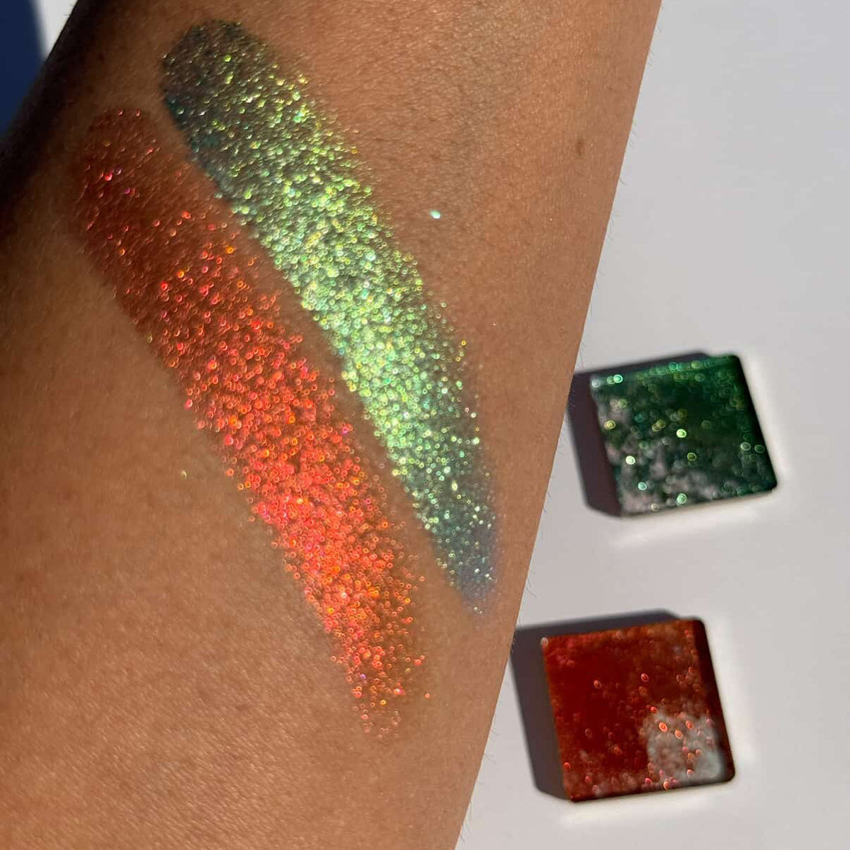 FESTIVE ELEGANCE - MULTICHROME SPLIT PAN SINGLES ONLY (Magnetic Pan)